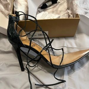 Jessica Simpson Hemmie Pump